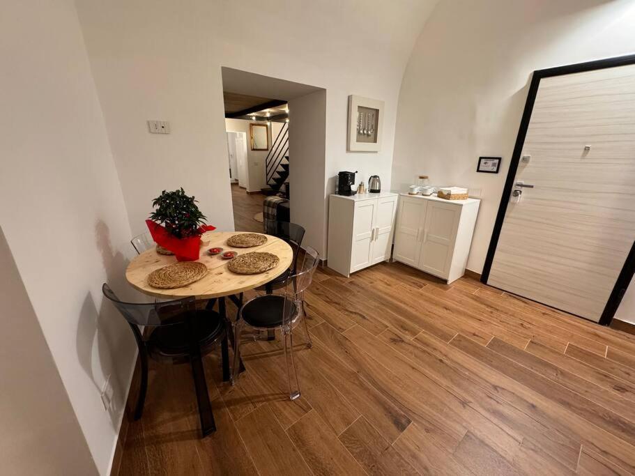 Domus Miraculi: Casa Storica Nel Cuore Di Napoli Экстерьер фото